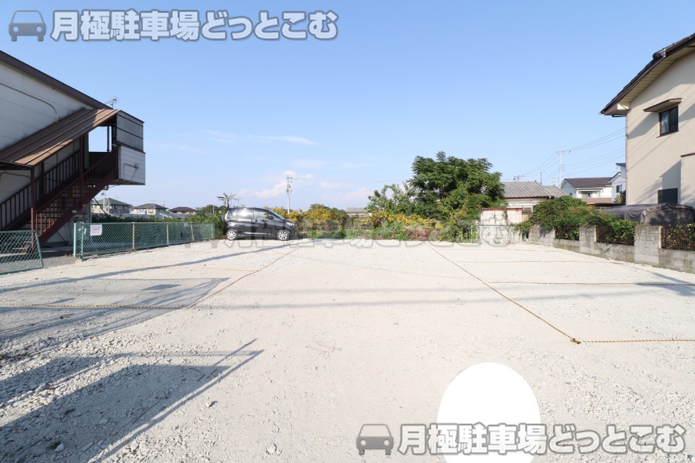 藤岡市立石新田24-4、24-11の月極駐車場3