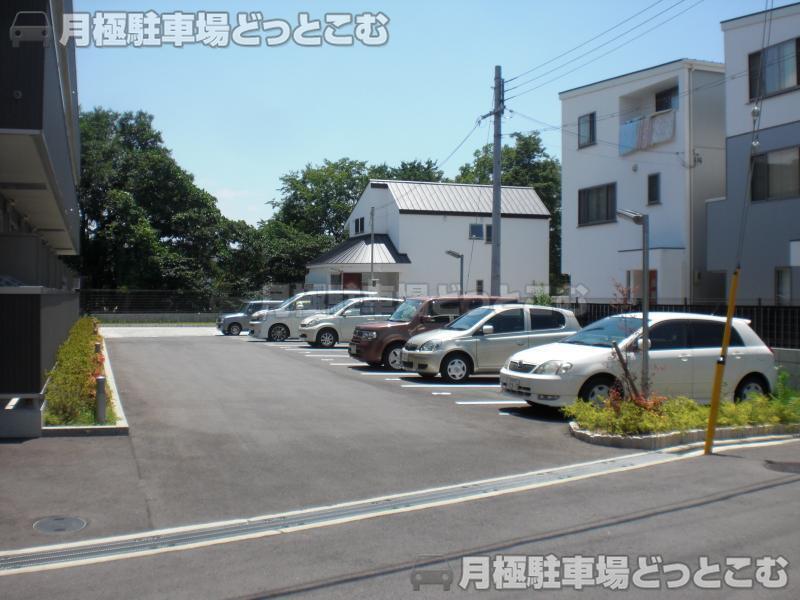 豊中市向丘3-8-7の月極駐車場2