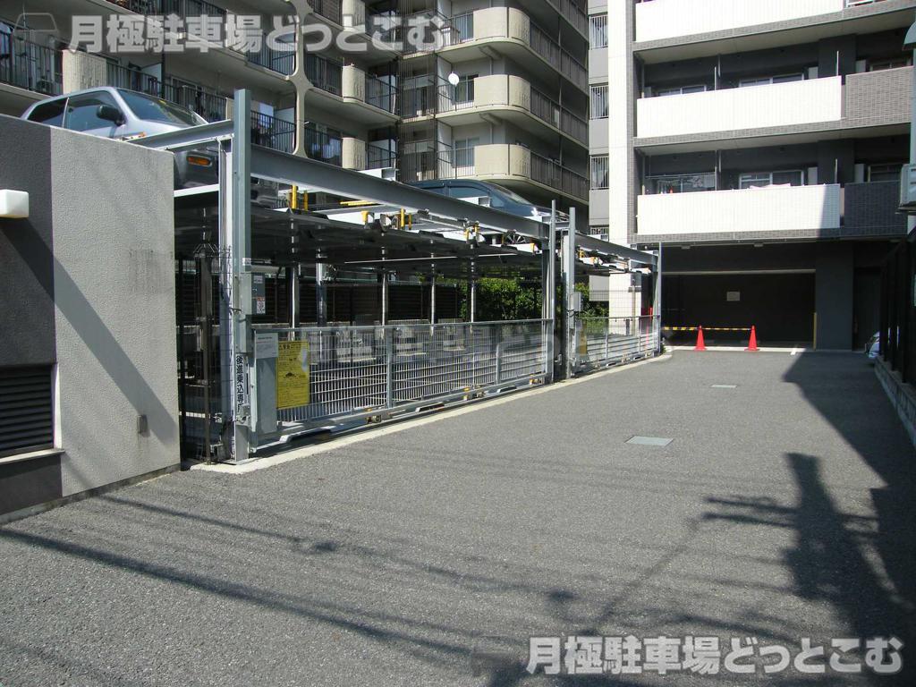 大阪市東成区中道1-2-17の月極駐車場2
