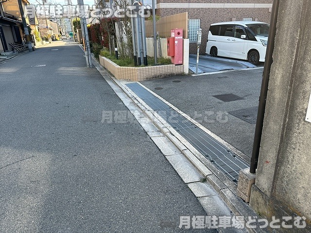 京都市左京区田中門前町103-19の月極駐車場4
