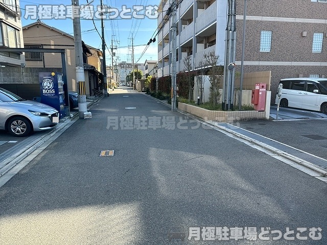 京都市左京区田中門前町103-19の月極駐車場5