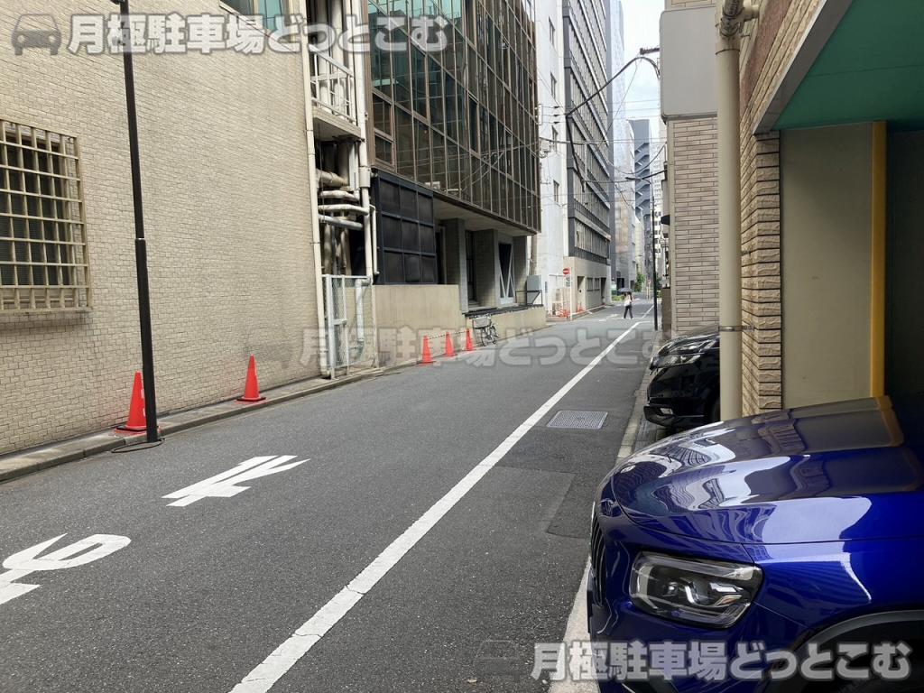 中央区八丁堀2丁目114-4の月極駐車場6