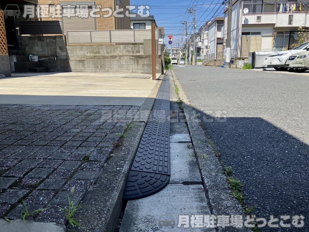 市川市宝1丁目10-6の月極駐車場5