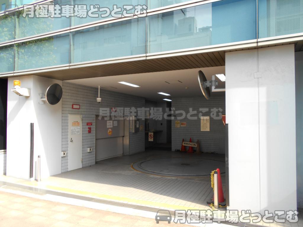 中央区入船3丁目2－10の月極駐車場1