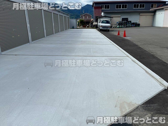 千曲市内川539-1の月極駐車場6