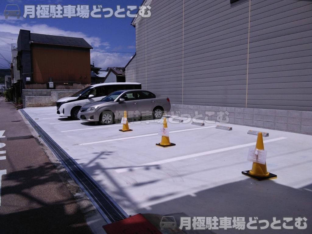 洲本市本町7丁目271-2の月極駐車場7