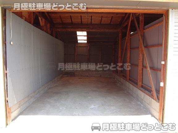 高石市綾園5丁目109-1の月極駐車場2