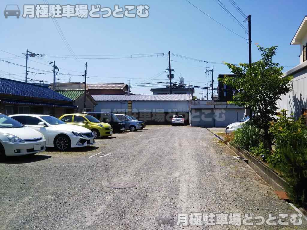 東大阪市善根寺町3-1-32の月極駐車場1