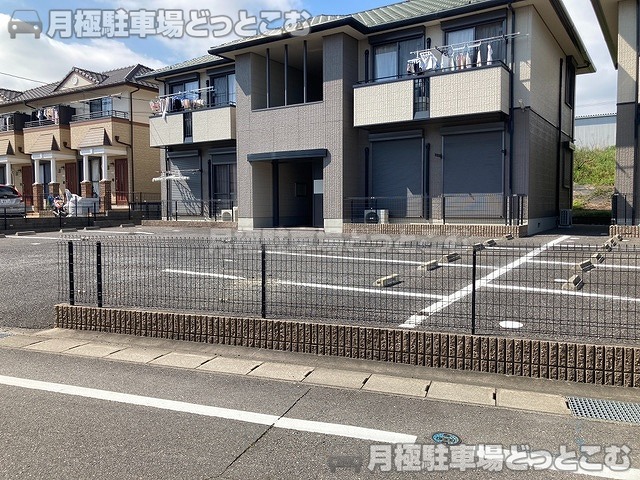 安城市桜井町下谷35-1の月極駐車場2