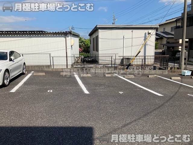 安城市桜井町下谷35-1の月極駐車場4