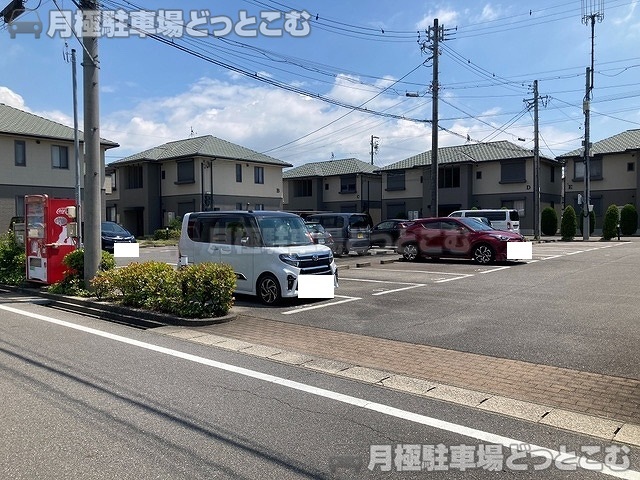 安城市桜井町貝戸尻95-1の月極駐車場3
