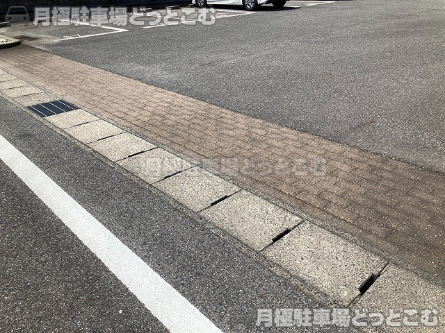 安城市桜井町貝戸尻95-1の月極駐車場9