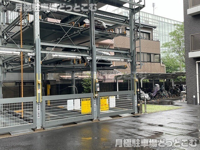名古屋市西区花の木2丁目13-23の月極駐車場3