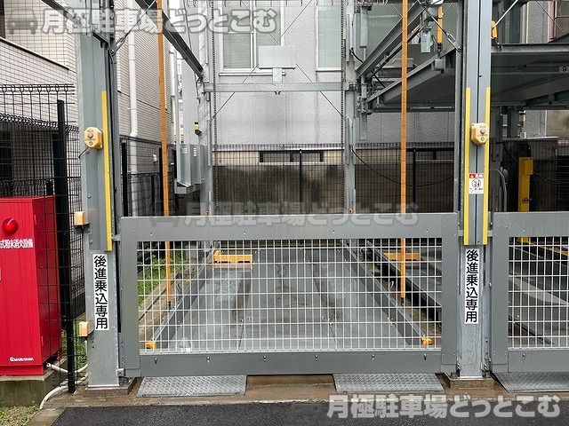 名古屋市西区花の木2丁目13-23の月極駐車場4