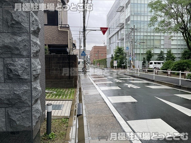 名古屋市西区花の木2丁目13-23の月極駐車場9