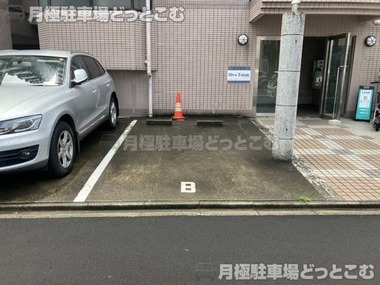 名古屋市西区新道1丁目13-29の月極駐車場2