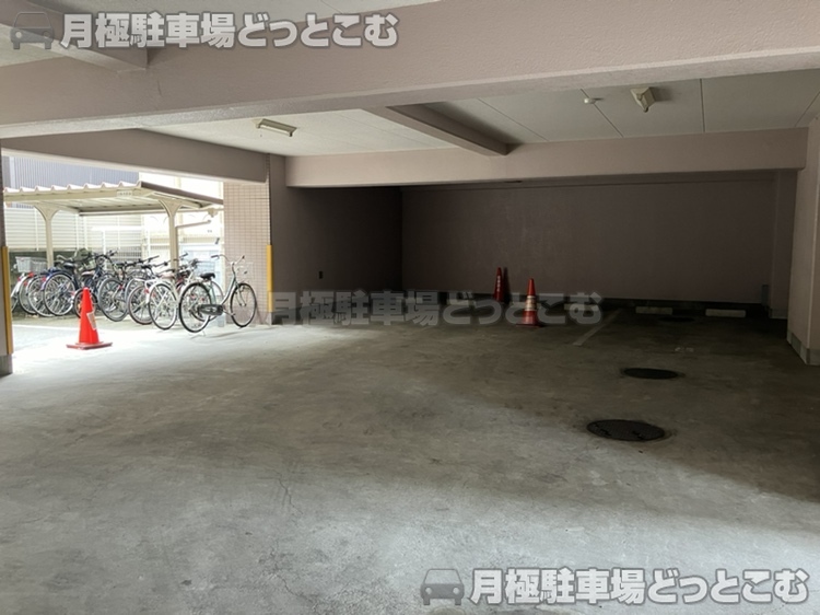 名古屋市西区新道1丁目13-29の月極駐車場3