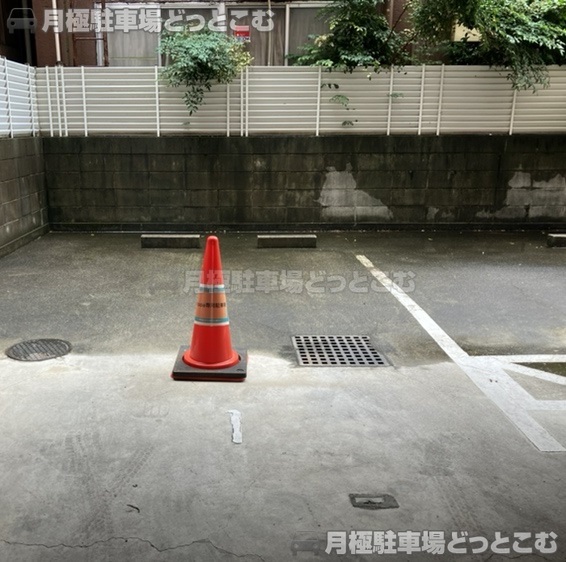 名古屋市西区新道1丁目13-29の月極駐車場4