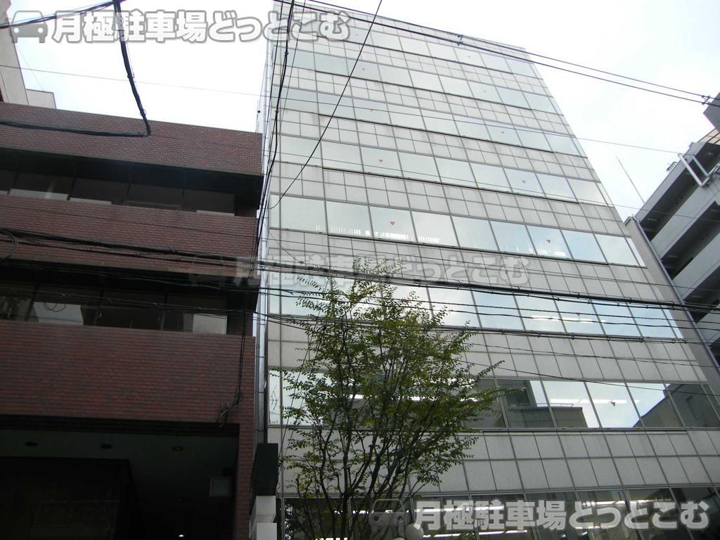 大阪市中央区南船場2-7-26の月極駐車場3