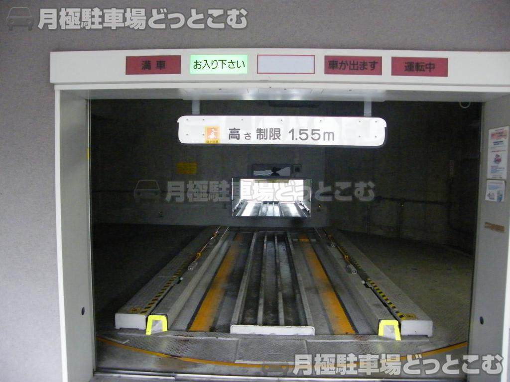 大阪市中央区和泉町1-1-14の月極駐車場3