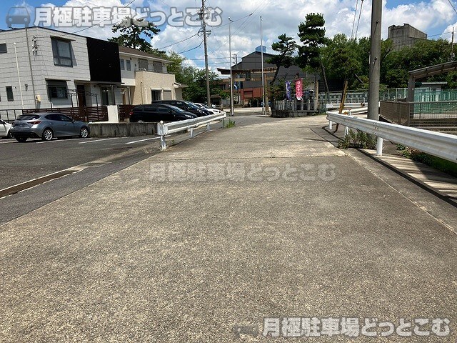 西尾市平坂町熊野28-2の月極駐車場5