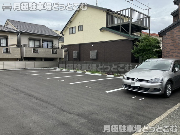 名古屋市緑区古鳴海2丁目56-1、56-2の月極駐車場3