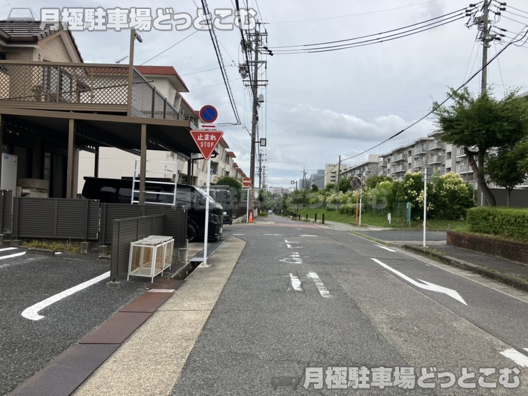 名古屋市緑区古鳴海2丁目56-1、56-2の月極駐車場9