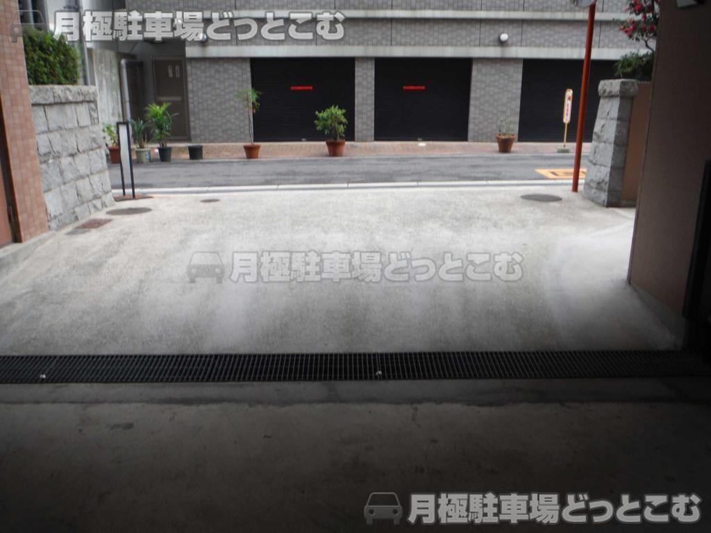 大阪市阿倍野区阪南町1-12-22の月極駐車場3