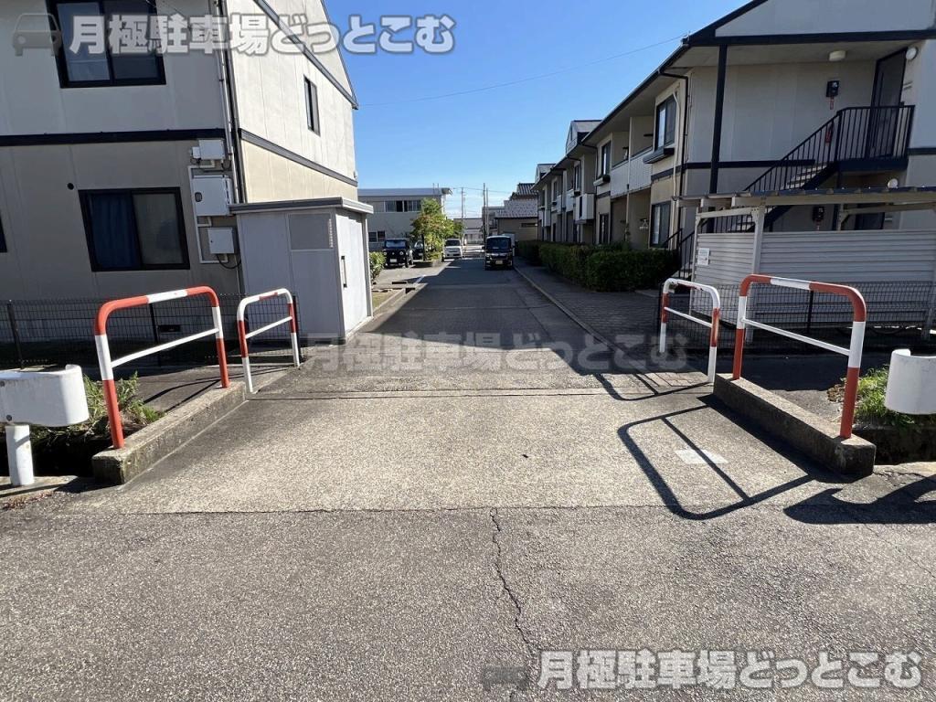 高岡市美幸町1丁目3-55の月極駐車場6
