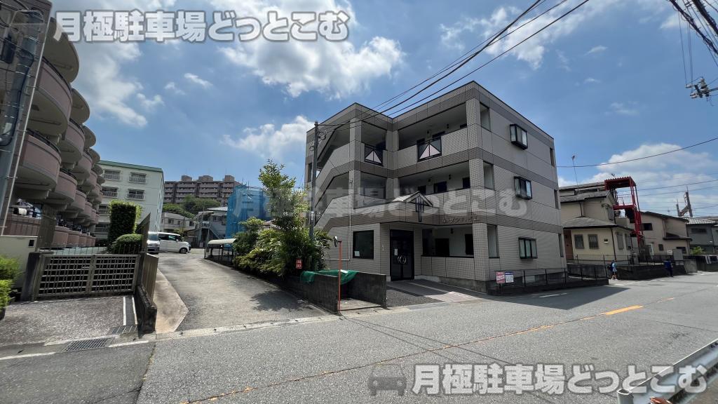 横浜市栄区飯島町1533の月極駐車場3