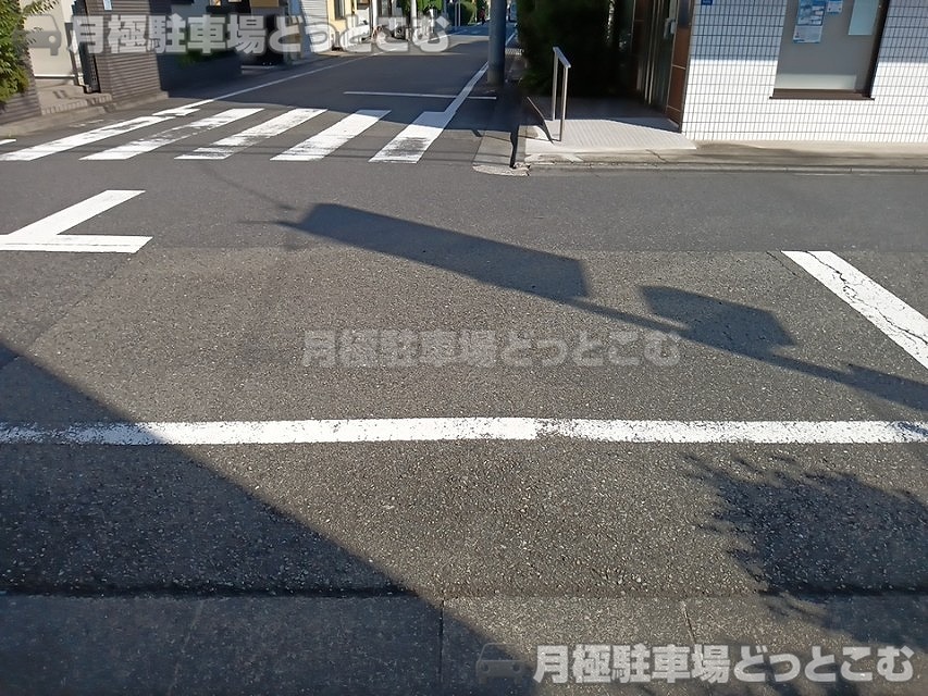 大田区鵜の木2丁目27-7の月極駐車場9