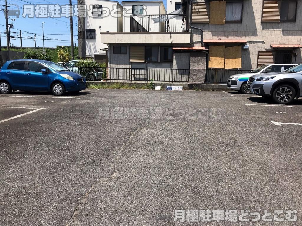 名古屋市中川区上流町1丁目38の月極駐車場3