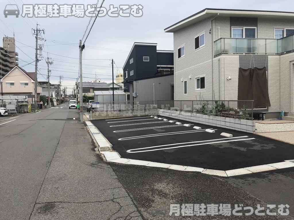 春日井市梅ケ坪町25の月極駐車場8