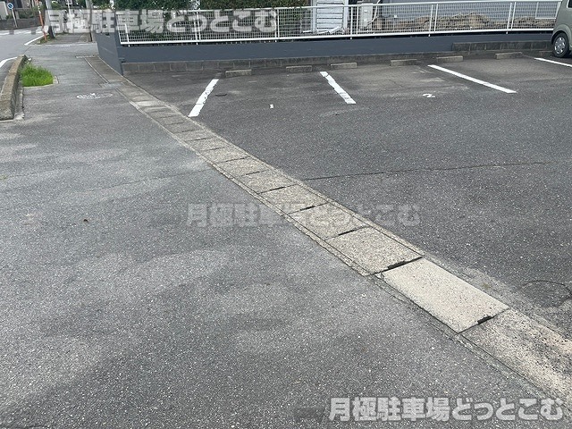 西尾市中畑1丁目58-1の月極駐車場3
