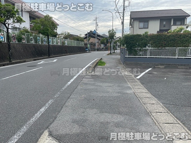 西尾市中畑1丁目58-1の月極駐車場6
