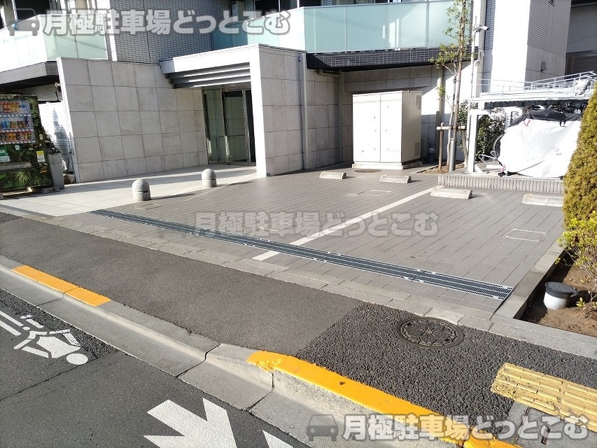 中野区白鷺2丁目1-21の月極駐車場2