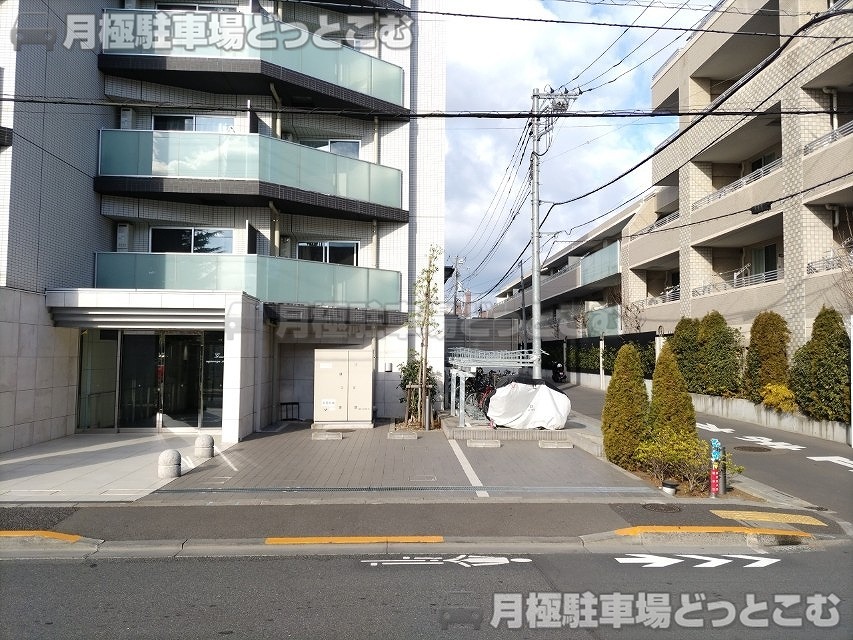 中野区白鷺2丁目1-21の月極駐車場3
