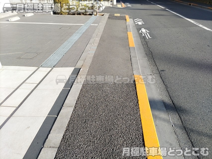中野区白鷺2丁目1-21の月極駐車場8