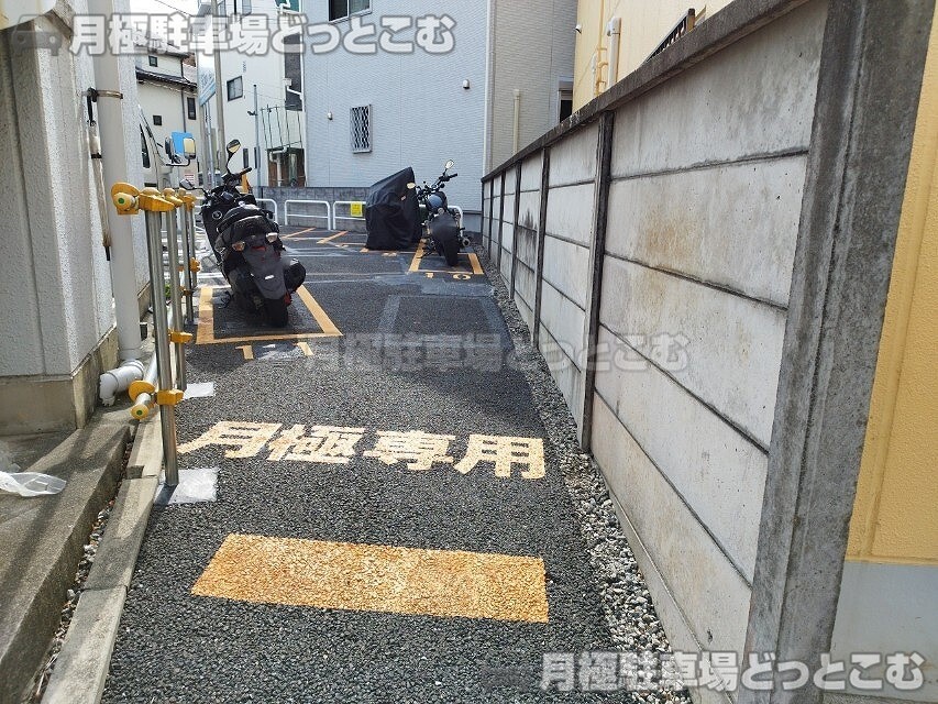 文京区本郷6丁目14の月極駐車場2