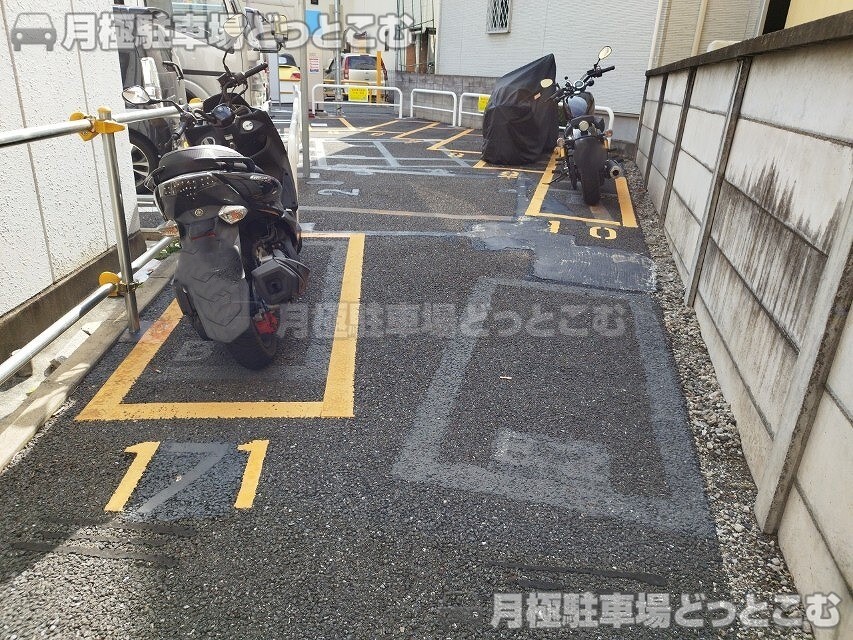 文京区本郷6丁目14の月極駐車場5
