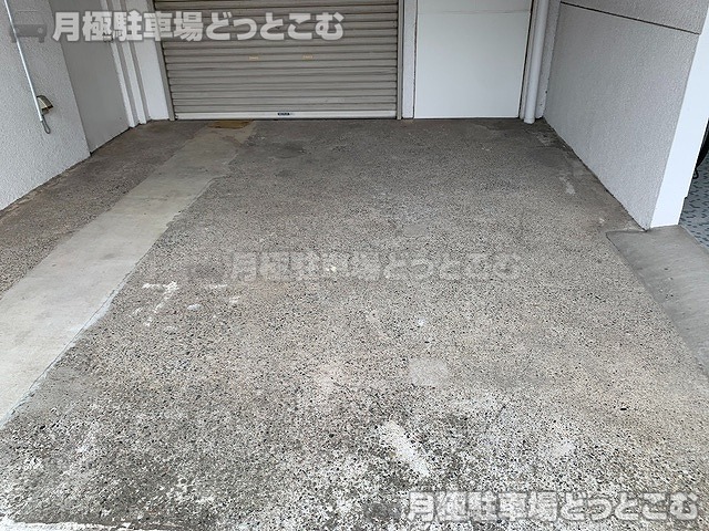 世田谷区尾山台2丁目28-12の月極駐車場4