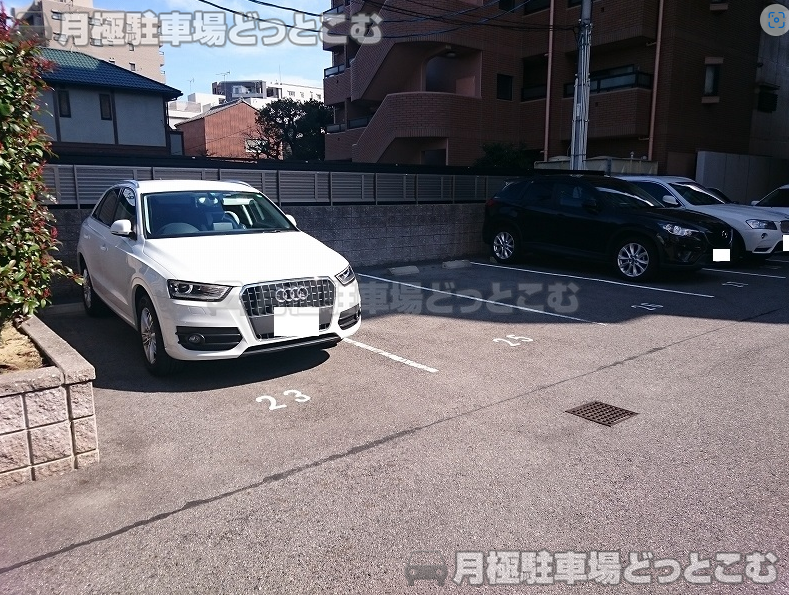 名古屋市昭和区広見町1丁目6の月極駐車場5