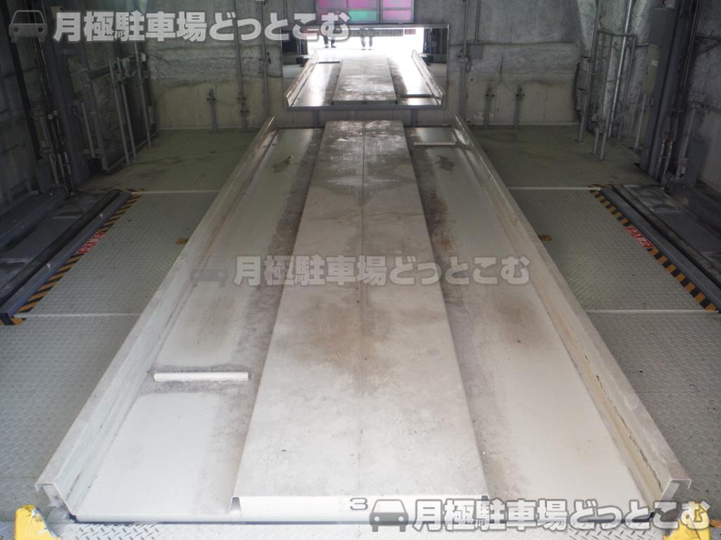 大阪市北区天満2-10-19の月極駐車場3