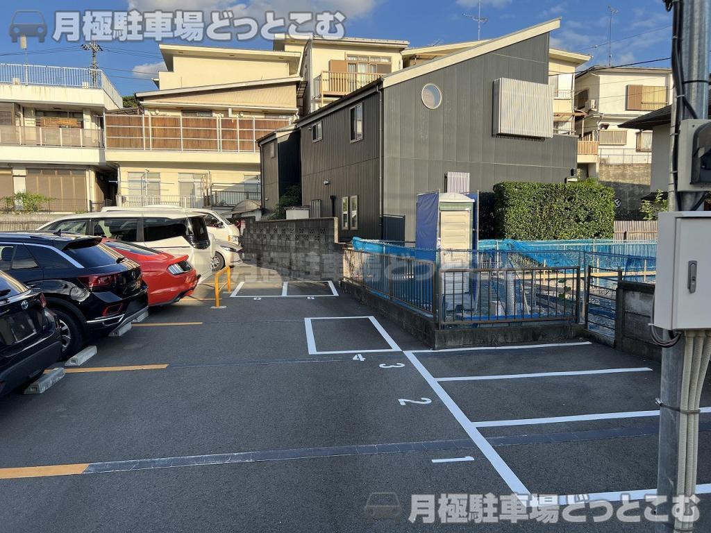昭島市松原町5丁目2979-24の月極駐車場2