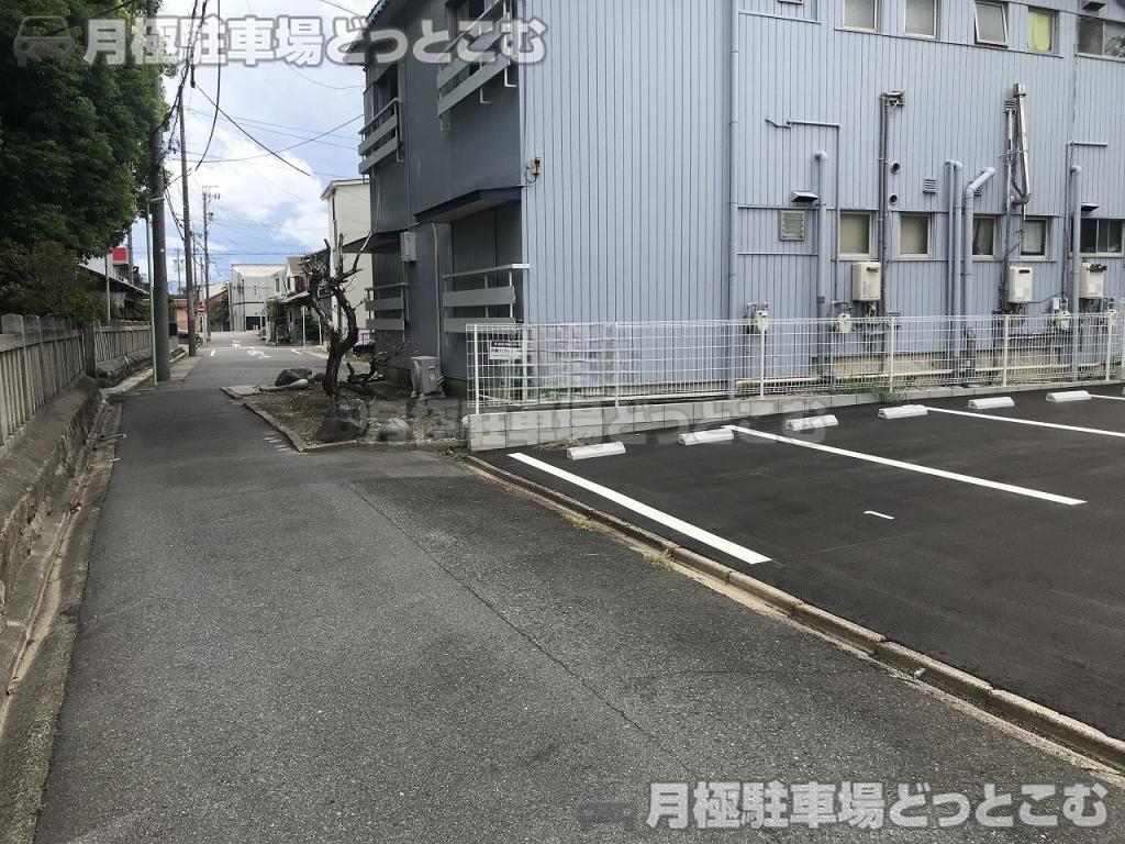 名古屋市中村区中村町字楠30の月極駐車場10