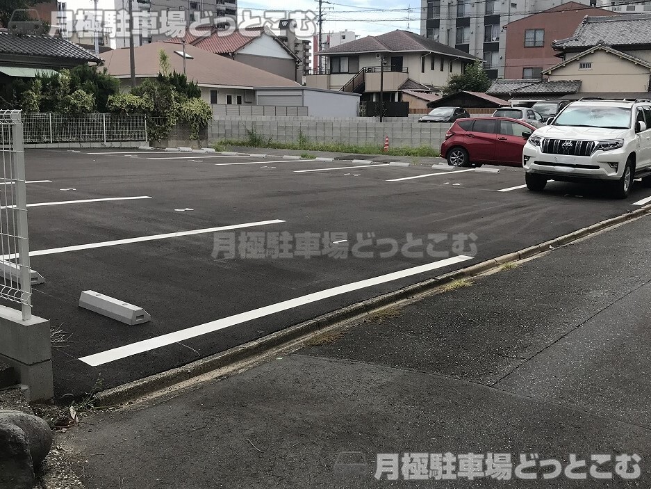 名古屋市中村区中村町字楠30の月極駐車場8