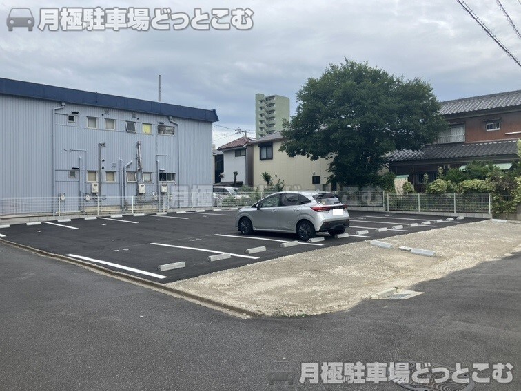 名古屋市中村区中村町字楠30の月極駐車場3