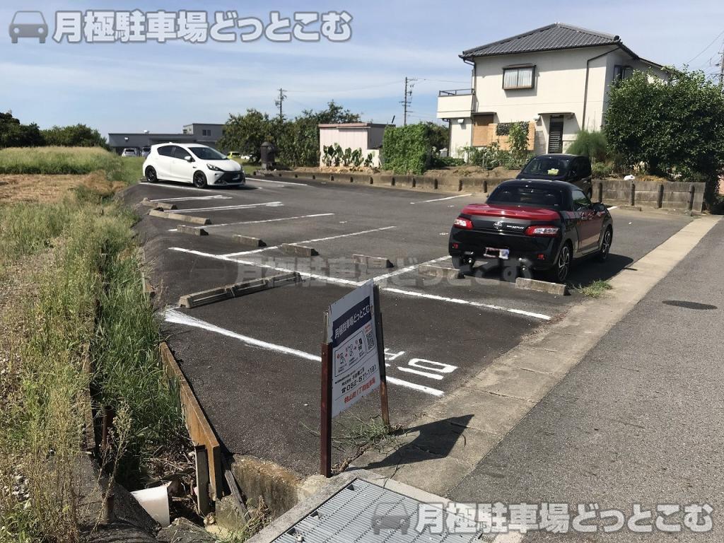 春日井市桃山町1丁目106の月極駐車場8