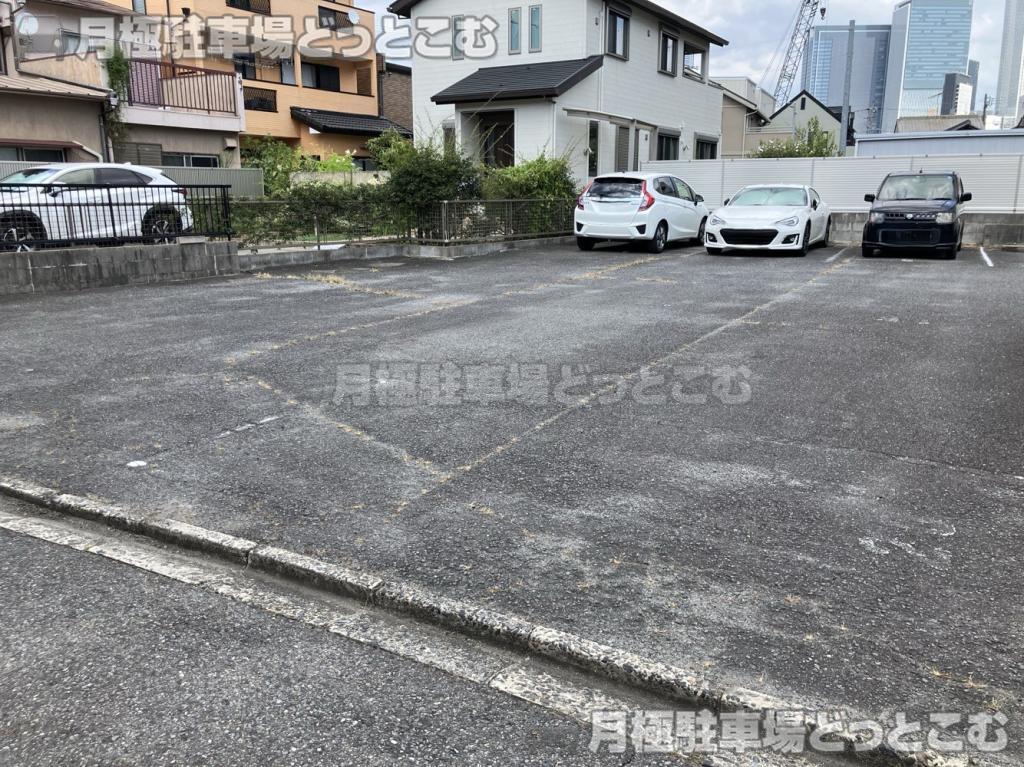 名古屋市中村区松原町5丁目66.80番の月極駐車場4