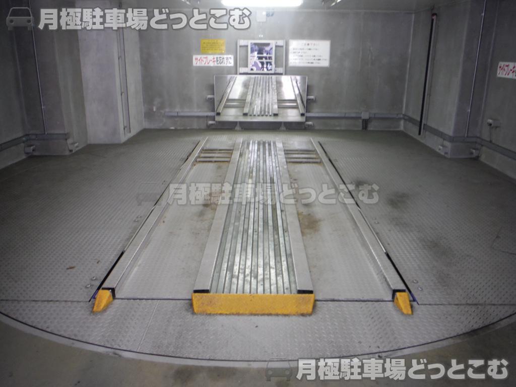 大阪市北区松ケ枝町1-31の月極駐車場2